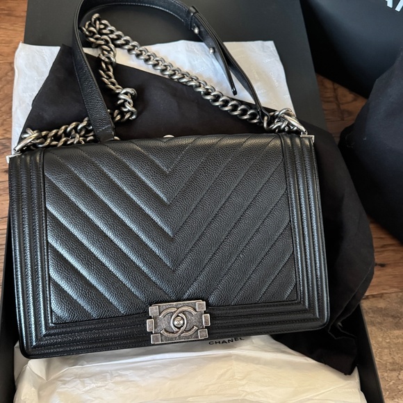 CHANEL Boy Bag Black Chevron Caviar Silver Hardware - Picture 8 of 11